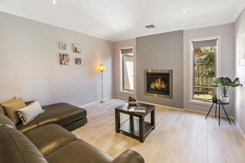 Luxury Coastal Escape - Accommodation Main Beach 4