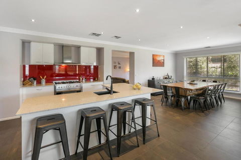 Luxury Coastal Escape - Accommodation Main Beach 6