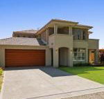 Luxury Coastal Escape - Accommodation Main Beach