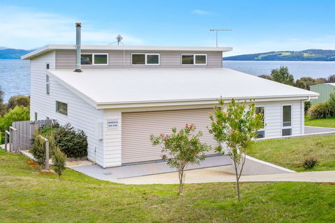 Manfield Seaside Bruny Island - Accommodation Main Beach 0
