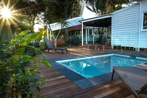 A PERFECT STAY - Bamboo Beach House - Accommodation Main Beach 1