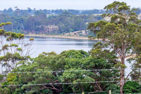 Lakeview - Accommodation Main Beach 4