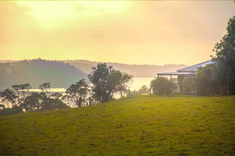 Lakeview - Accommodation Main Beach 3