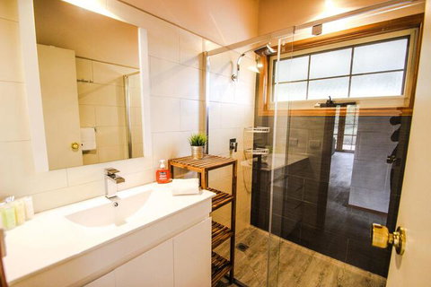 Halinka Lodge - Accommodation Main Beach 3