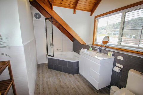 Halinka Lodge - Accommodation Main Beach 1