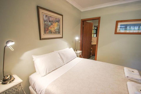 Wombat Hollow - Accommodation Main Beach 3