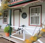 Coonawarras Pyrus Cottage - Accommodation Main Beach