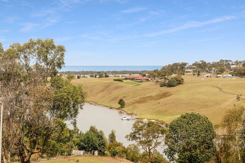Nautilus - Accommodation Main Beach 1