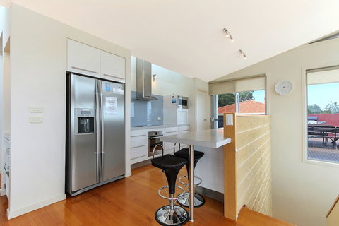 Nautilus - Accommodation Main Beach 3