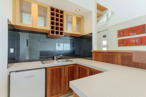 Nautilus - Accommodation Main Beach 6