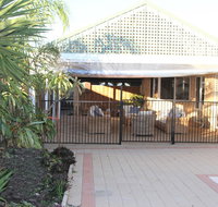 Castaway - Accommodation Main Beach