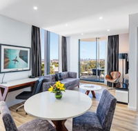 Meriton Suites Mascot Central - Accommodation Main Beach