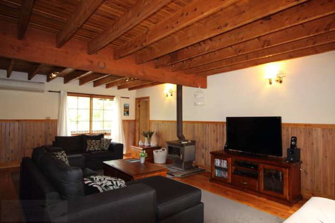 Our Glenbogle - Accommodation Main Beach 4