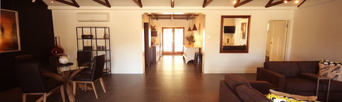 Irongate Studio - Accommodation Main Beach 2