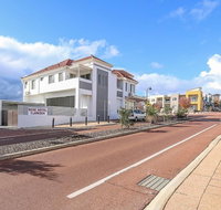 Rose Hotel Clarkson - Accommodation Main Beach