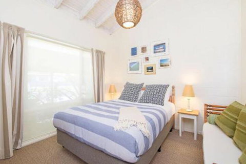 Beach Break - Accommodation Main Beach 0