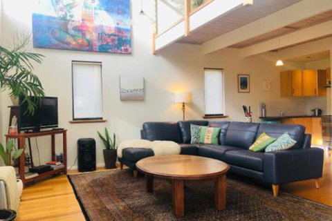 Zephyr Studio - Accommodation Main Beach 3