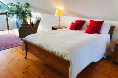 Zephyr Studio - Accommodation Main Beach 0