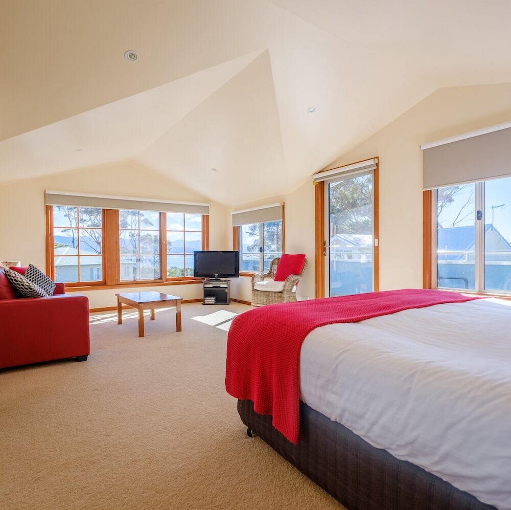Bicheno TAS Accommodation Main Beach