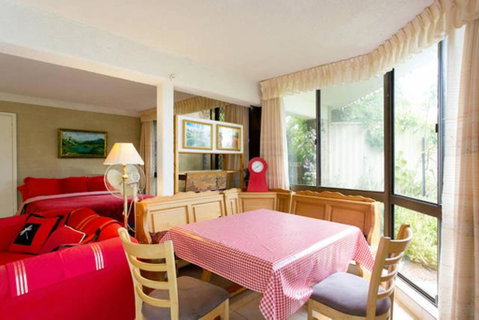 Beach Haven Studio - Accommodation Main Beach 2