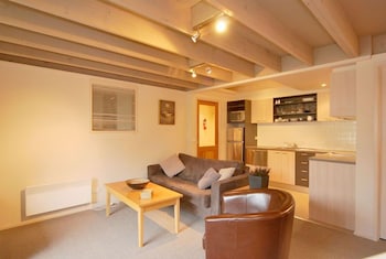 Merlot - Accommodation Main Beach 2