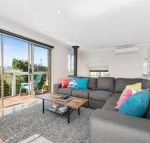 Coral Reef - Accommodation Main Beach