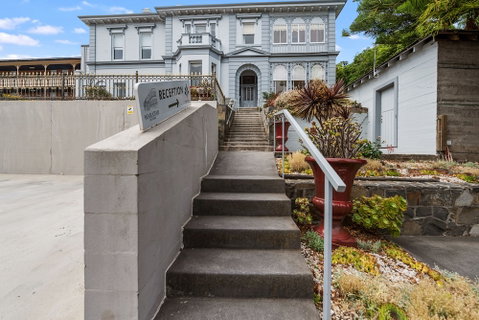 Waratah On York - Accommodation Main Beach 3