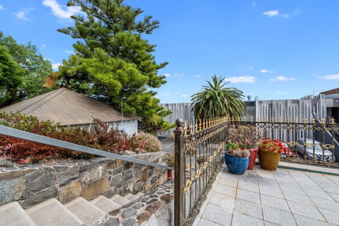 Waratah On York - Accommodation Main Beach 5