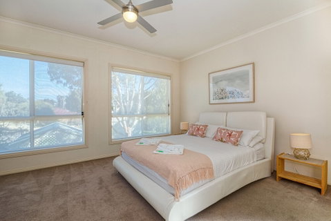 The Lighthouse - Accommodation Main Beach 4