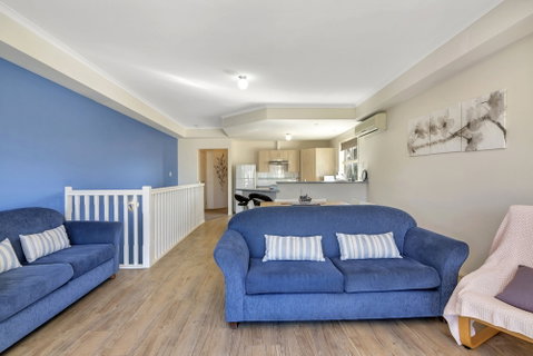 The Lighthouse - Accommodation Main Beach 6
