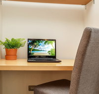 Sophisticated Apartment near Beach - Accommodation Main Beach