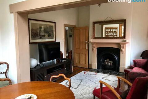 Eliza Cottage - Accommodation Main Beach 0