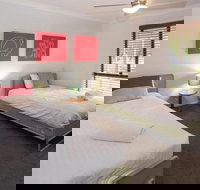 Crystal Shores - Accommodation Main Beach