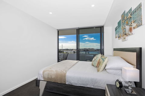 Astra Apartments Newcastle West - Accommodation Main Beach 1