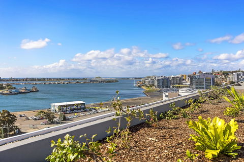 Astra Apartments Newcastle West - Accommodation Main Beach 5