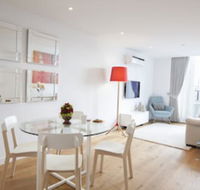 Boutique Stays - Sea Breeze Port Melbourne - Accommodation Main Beach