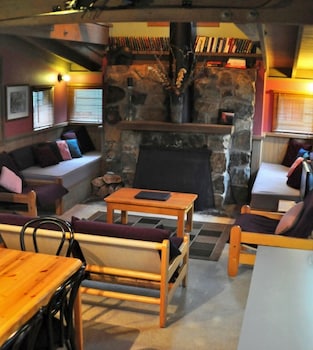 Bright - Accommodation Main Beach 2