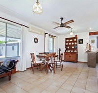 Sun  Sea - Accommodation Main Beach