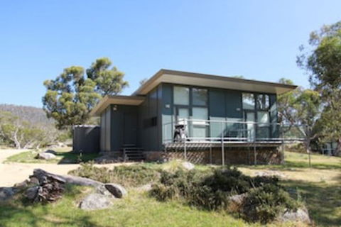 Ecocrackenback 14 Sustainable Luxurious Chalet Close To The Slopes. - Accommodation Main Beach 0