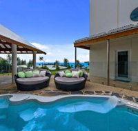 Beachy Coastal Retreat - Accommodation Main Beach