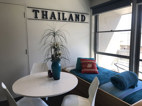 Lorne World - Accommodation Main Beach 6