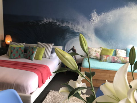 Lorne World - Accommodation Main Beach 0