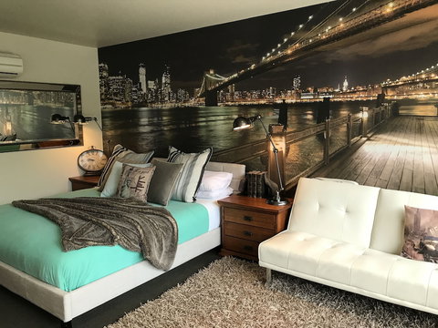 Lorne World - Accommodation Main Beach 2