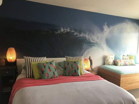 Lorne World - Accommodation Main Beach 3