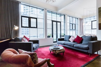 CYNTHIA, 2BDR Melbourne Apartment - Accommodation Main Beach 0