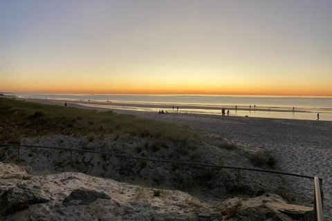 Beachside Luxury Getaway In Glenelg - Accommodation Main Beach 4