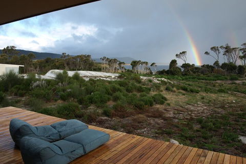 Sawyers Bay Shacks - Accommodation Main Beach 2