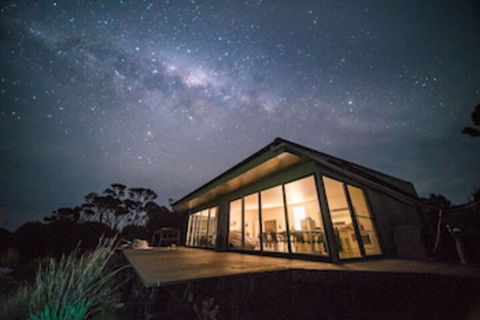 Sawyers Bay Shacks - Accommodation Main Beach 0