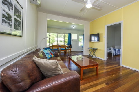 Kooyong Apartment 4 - Accommodation Main Beach 1