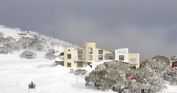 Chalet Hotham 3 - Accommodation Main Beach 0